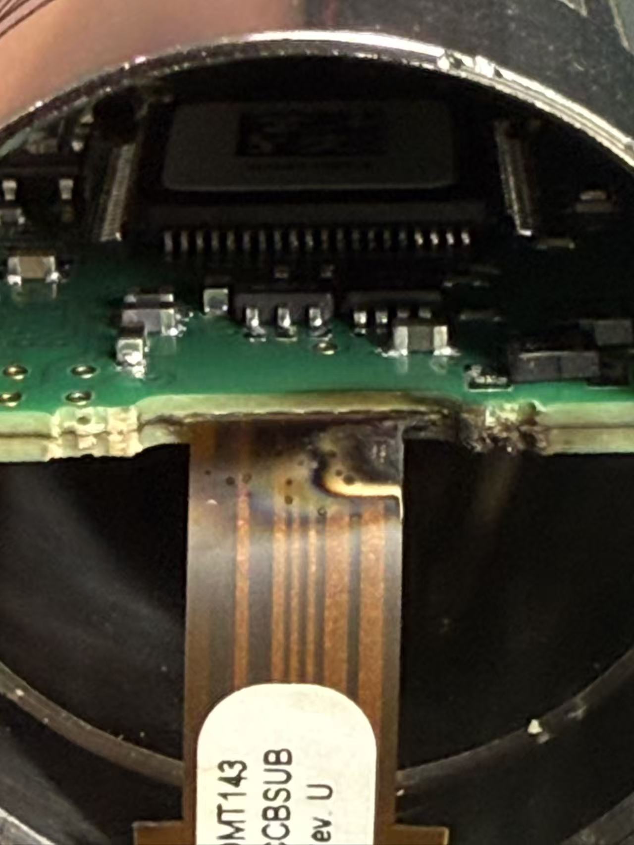 維薩拉露點儀DMT143電路板燒黑的可能原因？